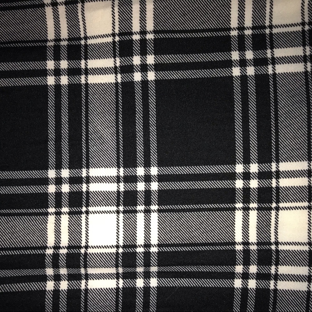 🚫SOLD🚫 Du North Curvy Black White Plaid Leggings - Picture 3 of 5